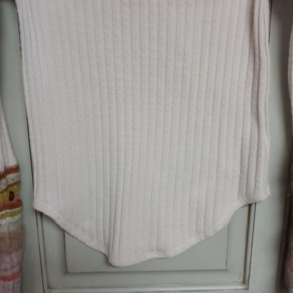 Free People 'Mixed Up Cuff' Thermal Top - Picture 9 of 15